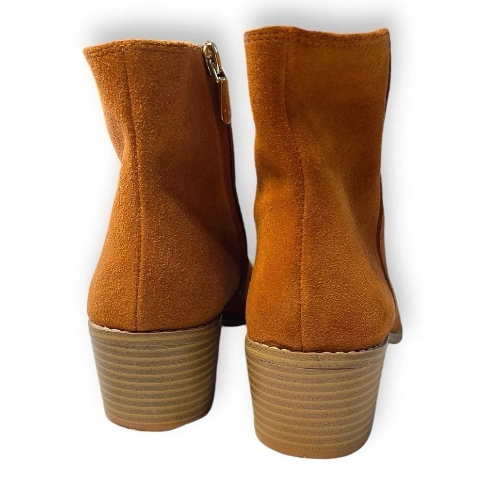 CLARK'S Breccan Myth Cognac Brown Suede Ankle Bootie EUC Size 9.5